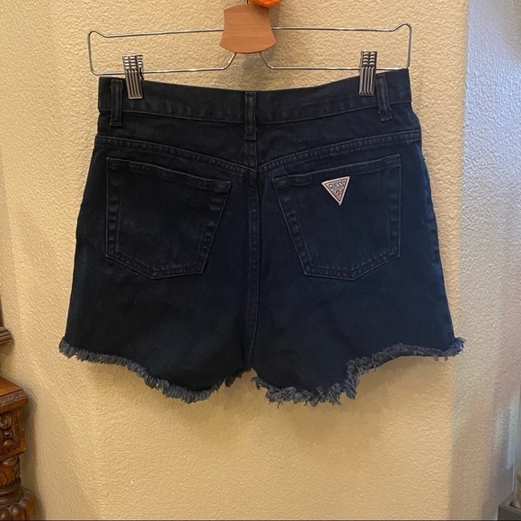 Vintage GUESS Black High Rise Raw Hem Jean Shorts Size 29 - Picture 1 of 8